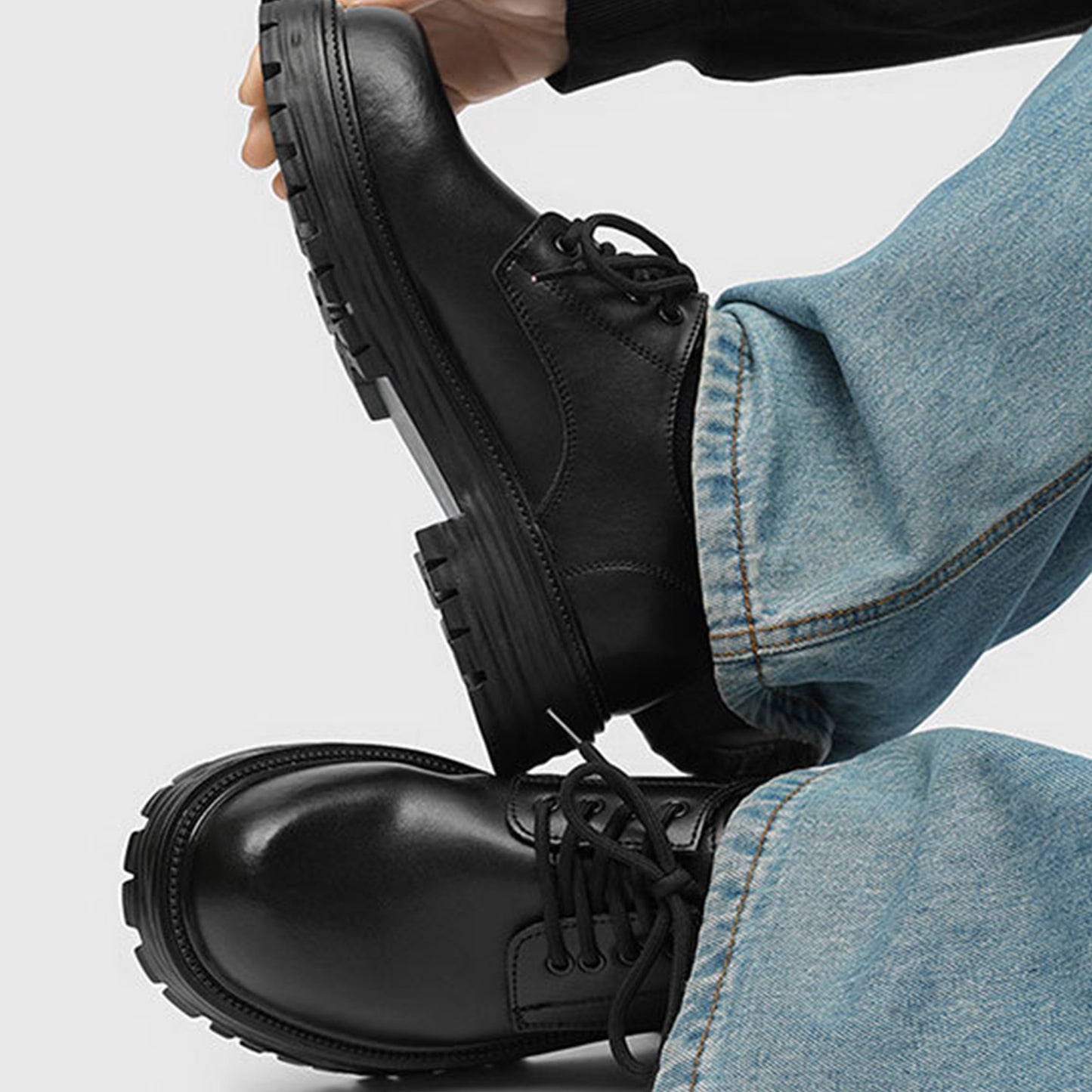 Men's Derby Shoes Heritage-Inspired Lace-Up with Rounded Toe & Bold Sole