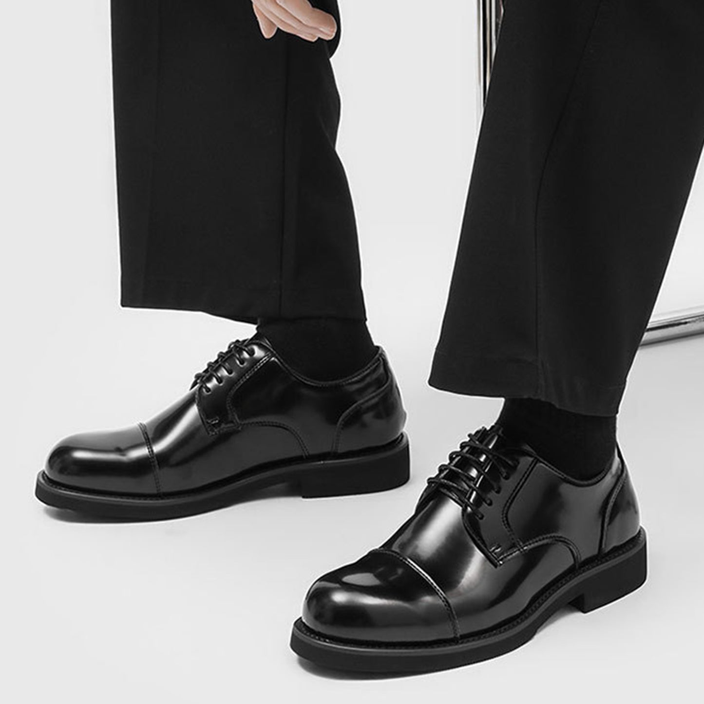 Classic Men's Derby Shoes Cap-Toe with a Polished Finish