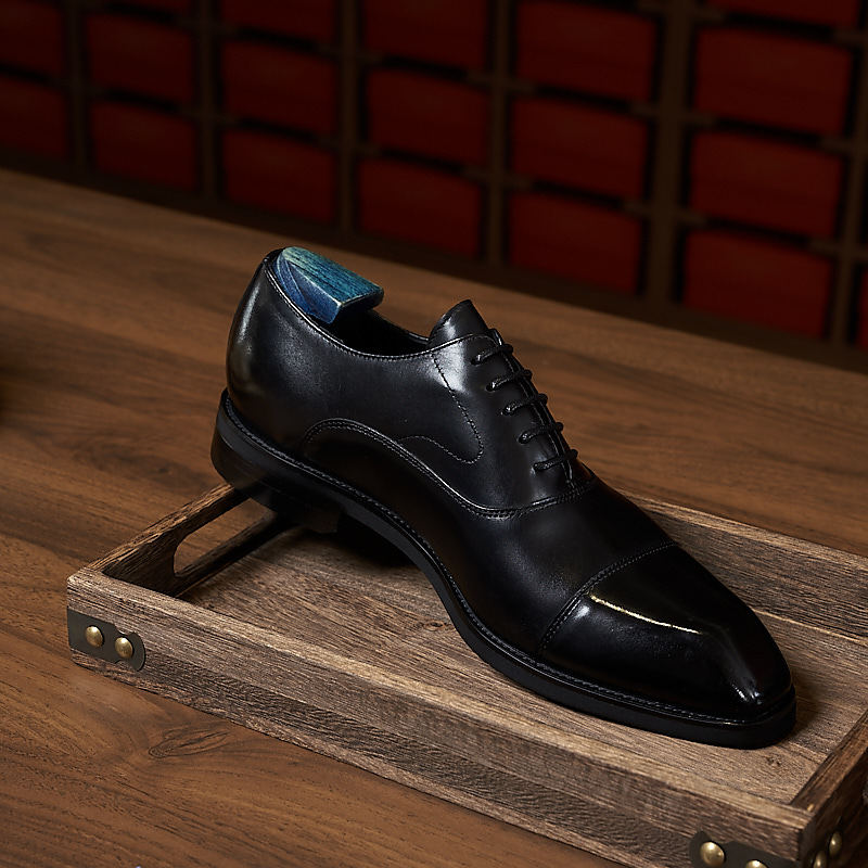 Architectural Square-Toe Men's Oxford: Modern Sophistication & Timeless Structure