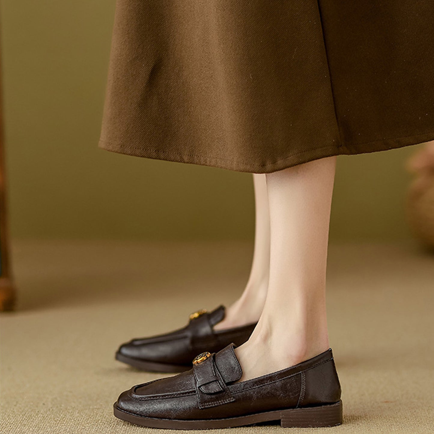 Women's Loafers: Elegant Square-Toe Leather Shoes with Delicate Floral Accent