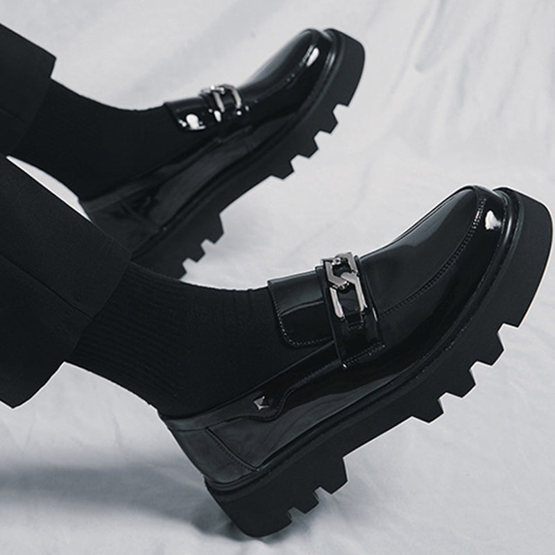 Sculptural Chain Men's Loafers: Architectural Sole & Sleek Silhouette