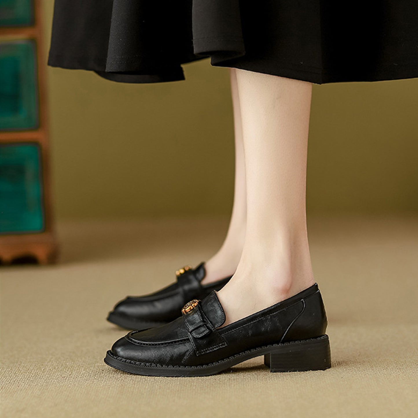 Women's Loafers with Elegant Metallic Floral in Soft Leather & Comfortable Sole