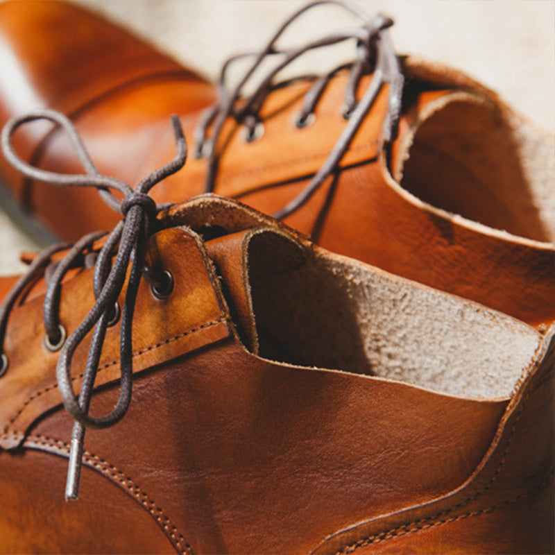 Heritage-Inspired Derby Shoes: Aged Patina & Timeless Three-Eyelet Design
