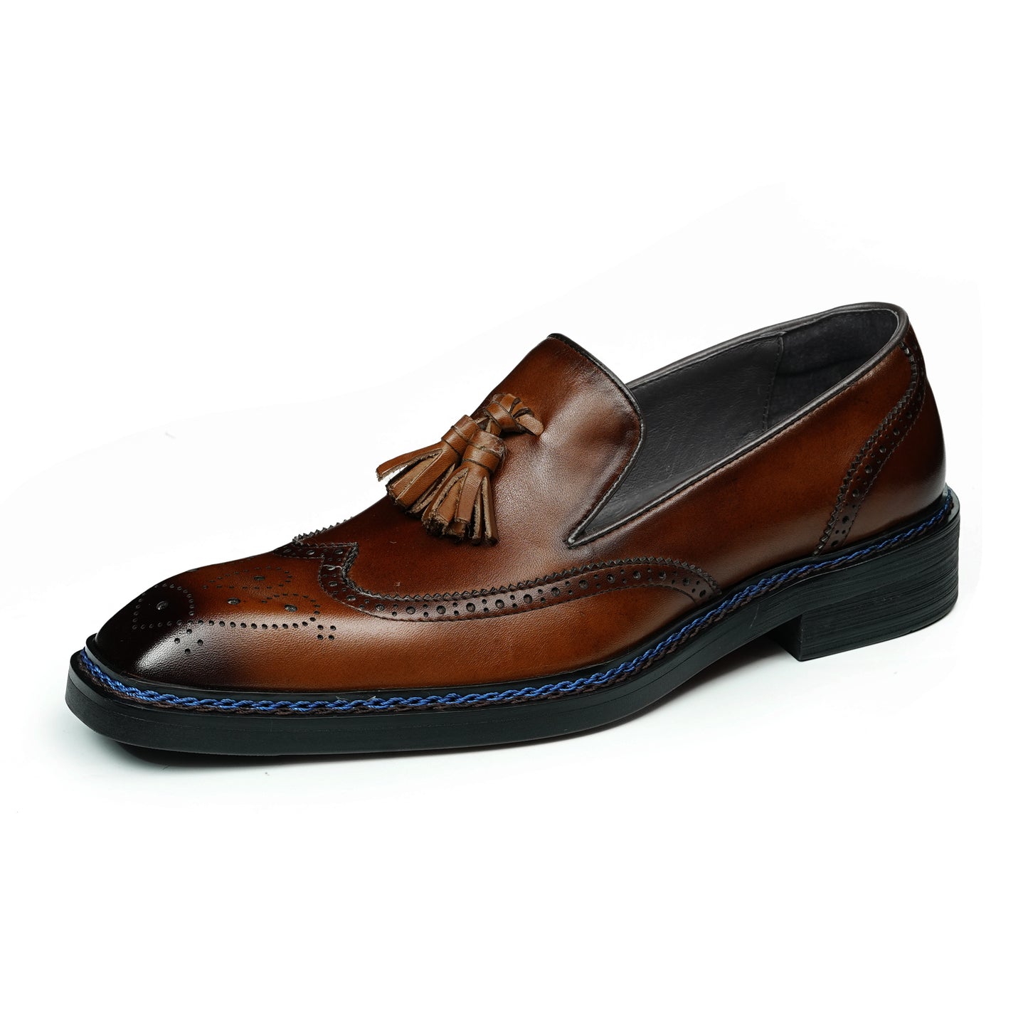 Artisan-Carved Men's Loafers: Swinging Tassel Accents & Refined Comfort