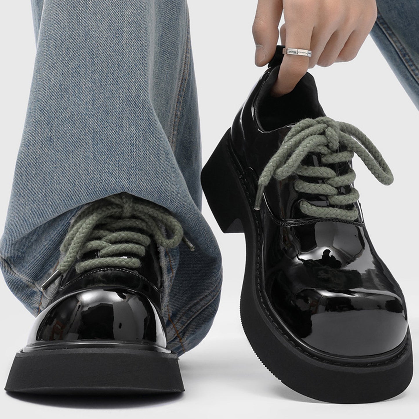 Men's Derby Shoes Chunky-Soled Lace-Up with High-Gloss Finish