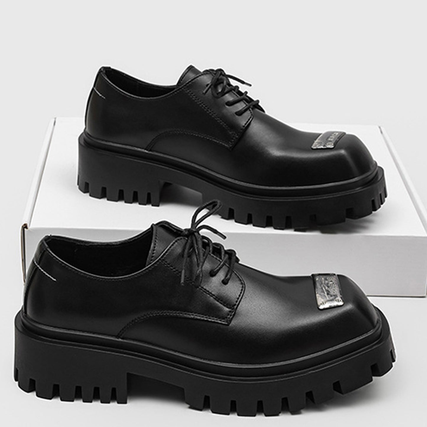 Men's Derby Shoes: Chunky Sole Lace-Up with a Signature Toe Detail
