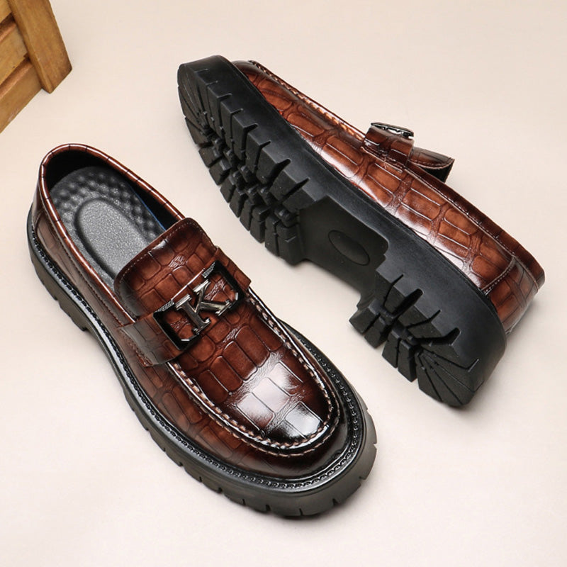 Men's Loafers: Iconic Hardware & Dimensional Grain Detailing