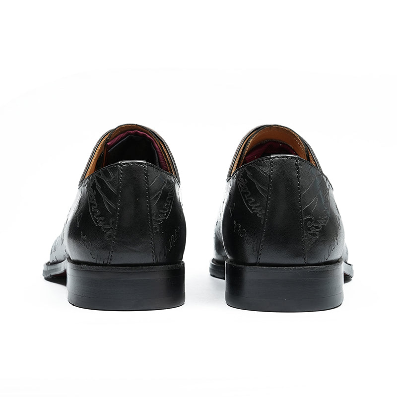 Men's Oxford Shoes - Diamond-Patterned Toe & Script Detailing