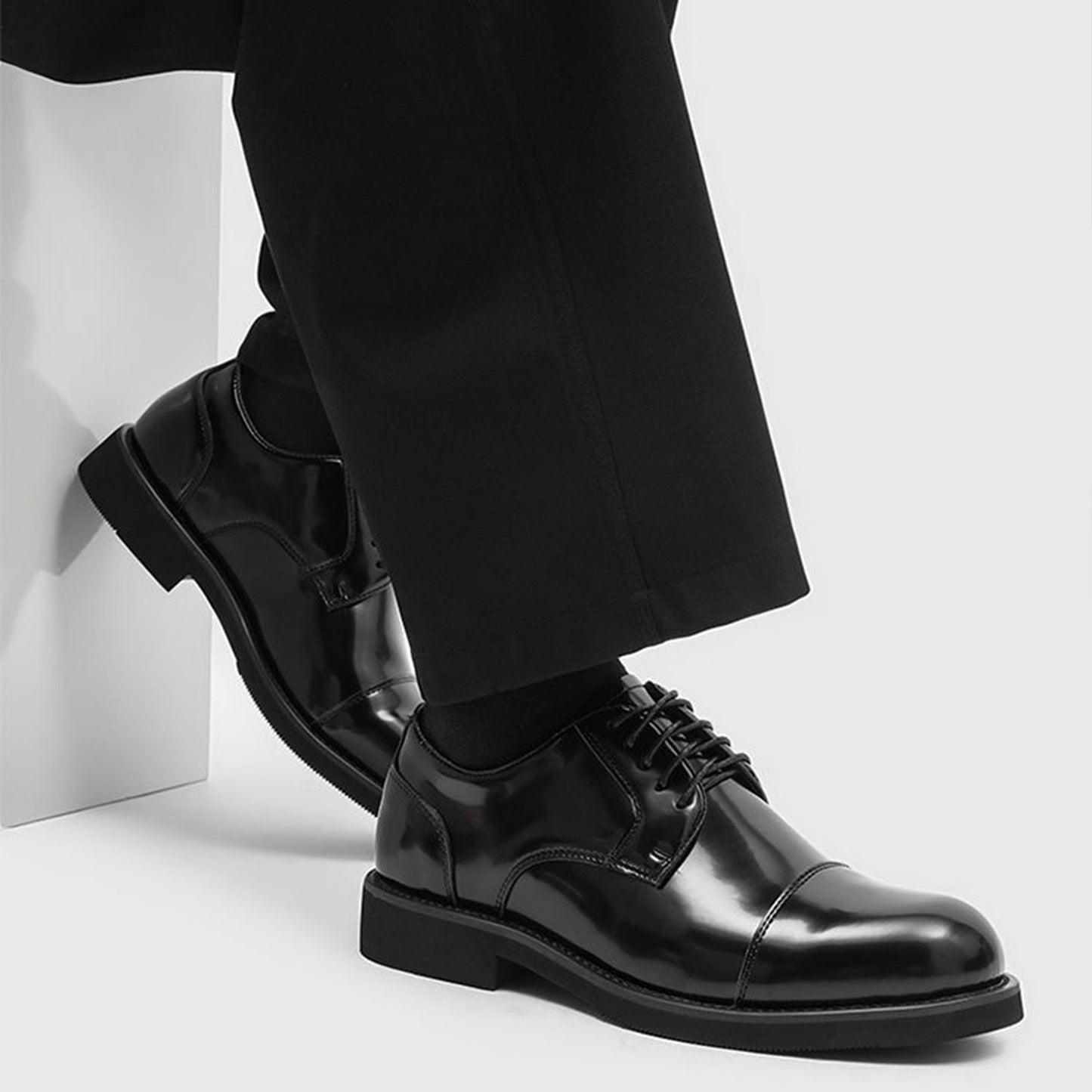 Classic Men's Derby Shoes Cap-Toe with a Polished Finish