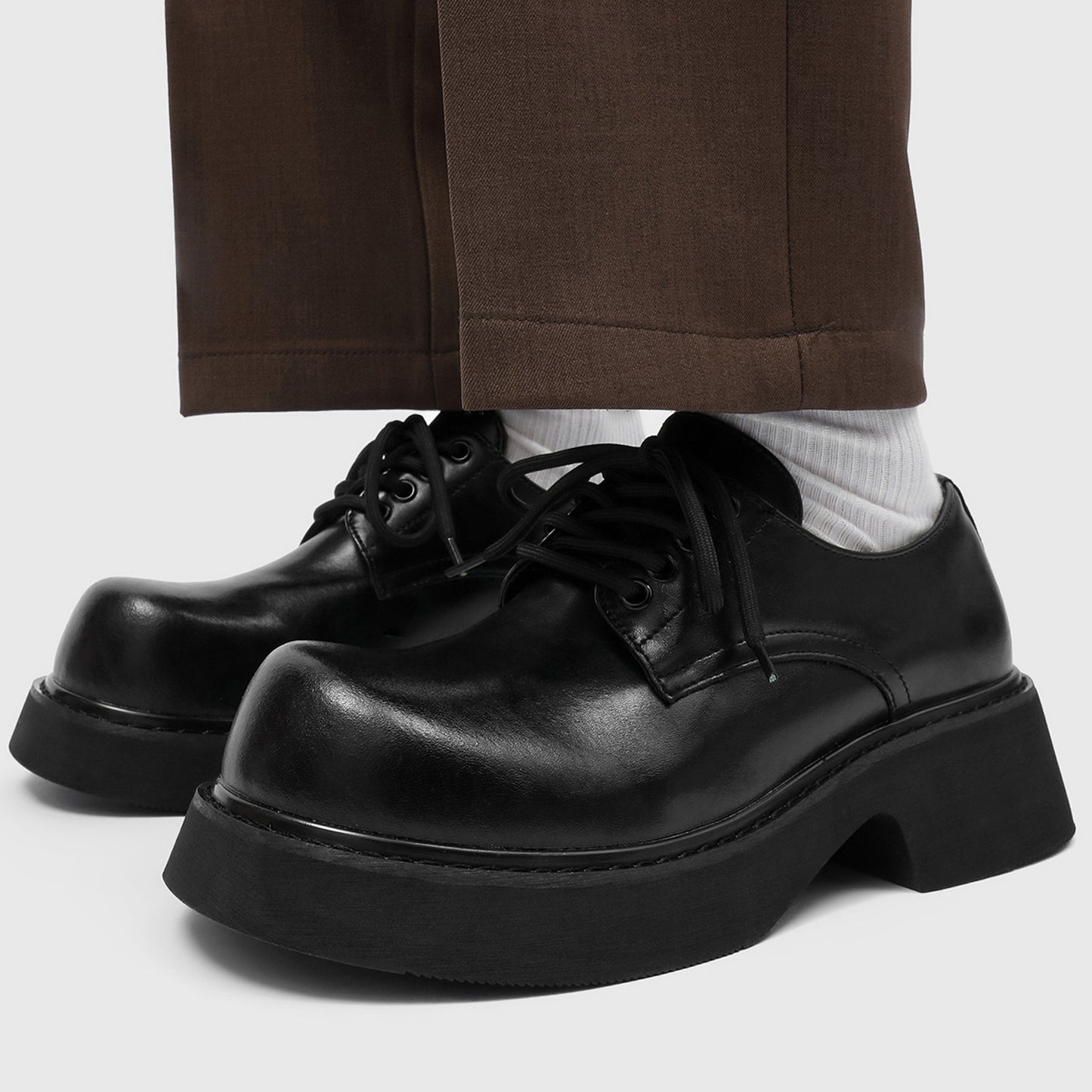 Men's Derby Bold Round-Toe with a Substantial Chunky Sole