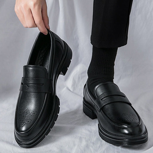 Artisan-Crafted Men's Loafer: Sculpted Brogue Detailing & Refined Silhouette