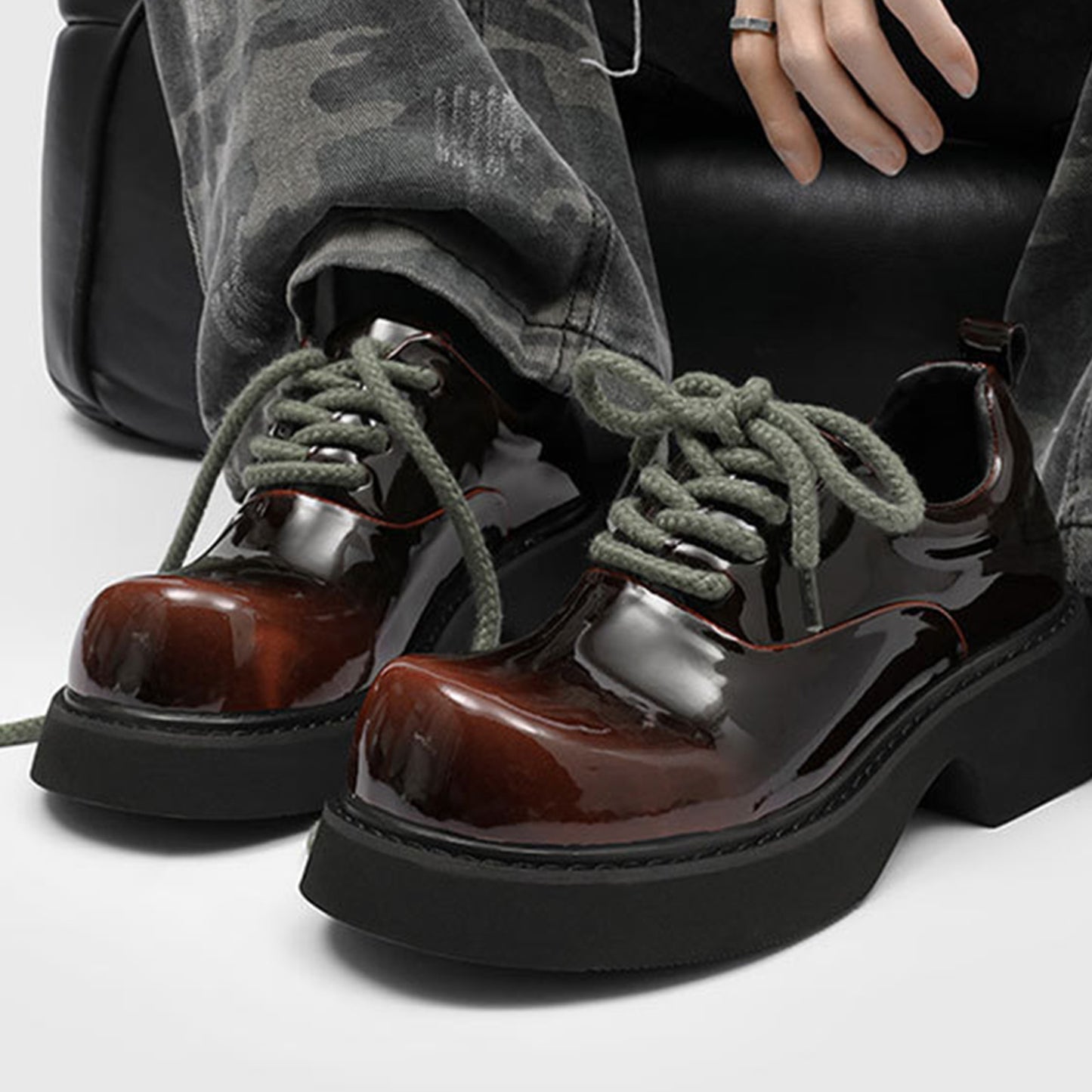 Men's Derby Shoes Chunky-Soled Lace-Up with High-Gloss Finish