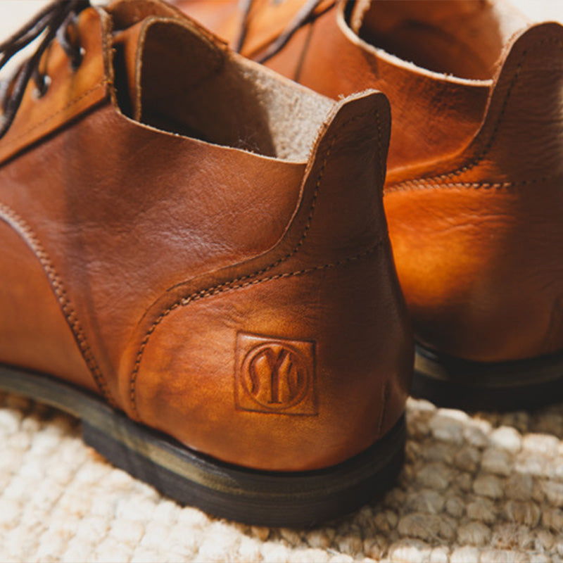 Heritage-Inspired Derby Shoes: Aged Patina & Timeless Three-Eyelet Design