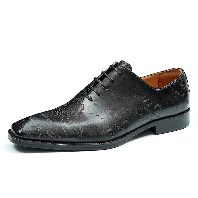 Men's Oxford Shoes - Diamond-Patterned Toe & Script Detailing