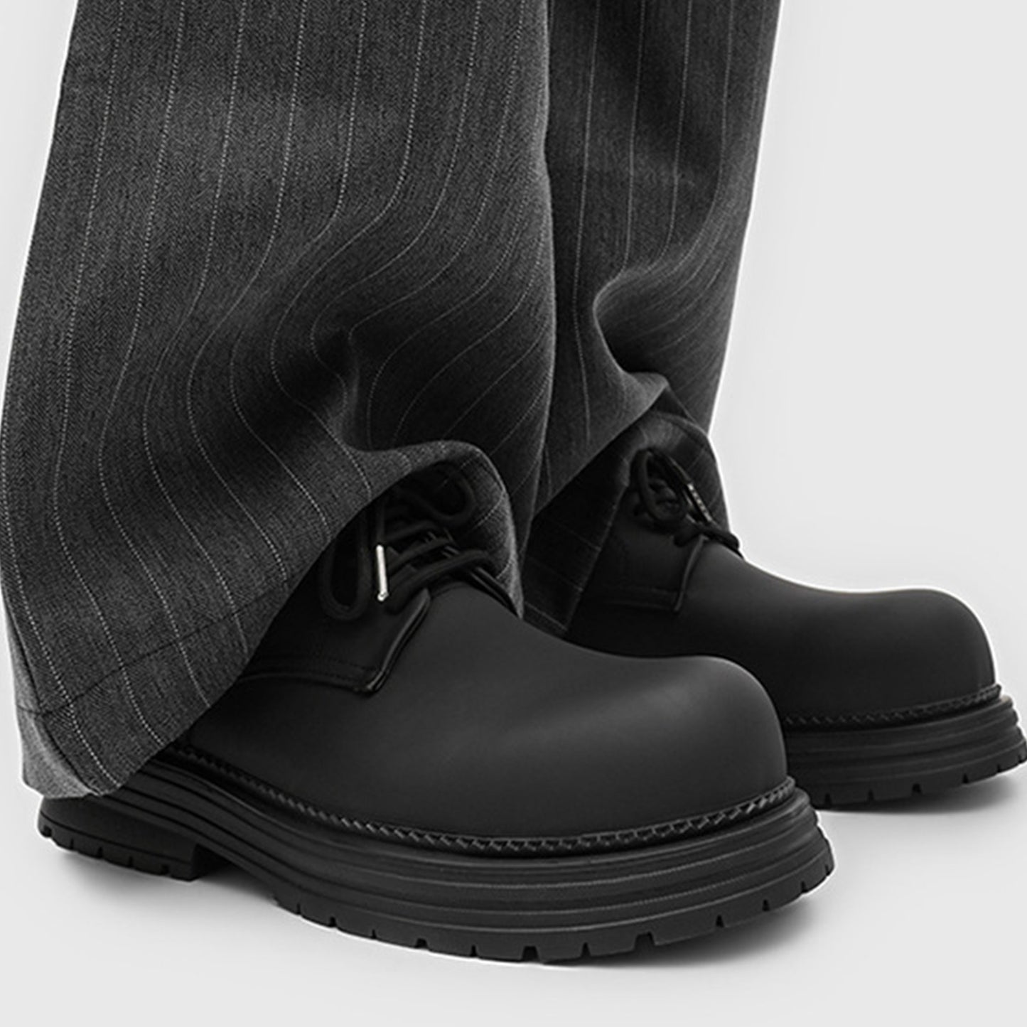 Men's Derby Shoes Chunky Sole with a Modern Rounded Toe