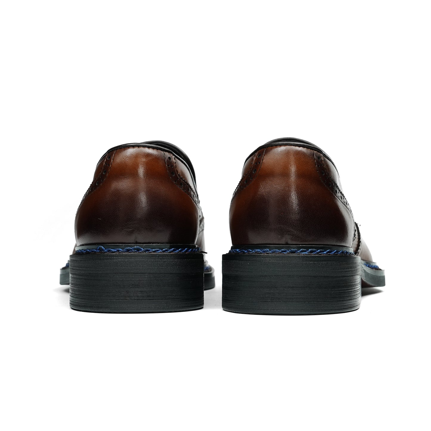 Artisan-Carved Men's Loafers: Swinging Tassel Accents & Refined Comfort