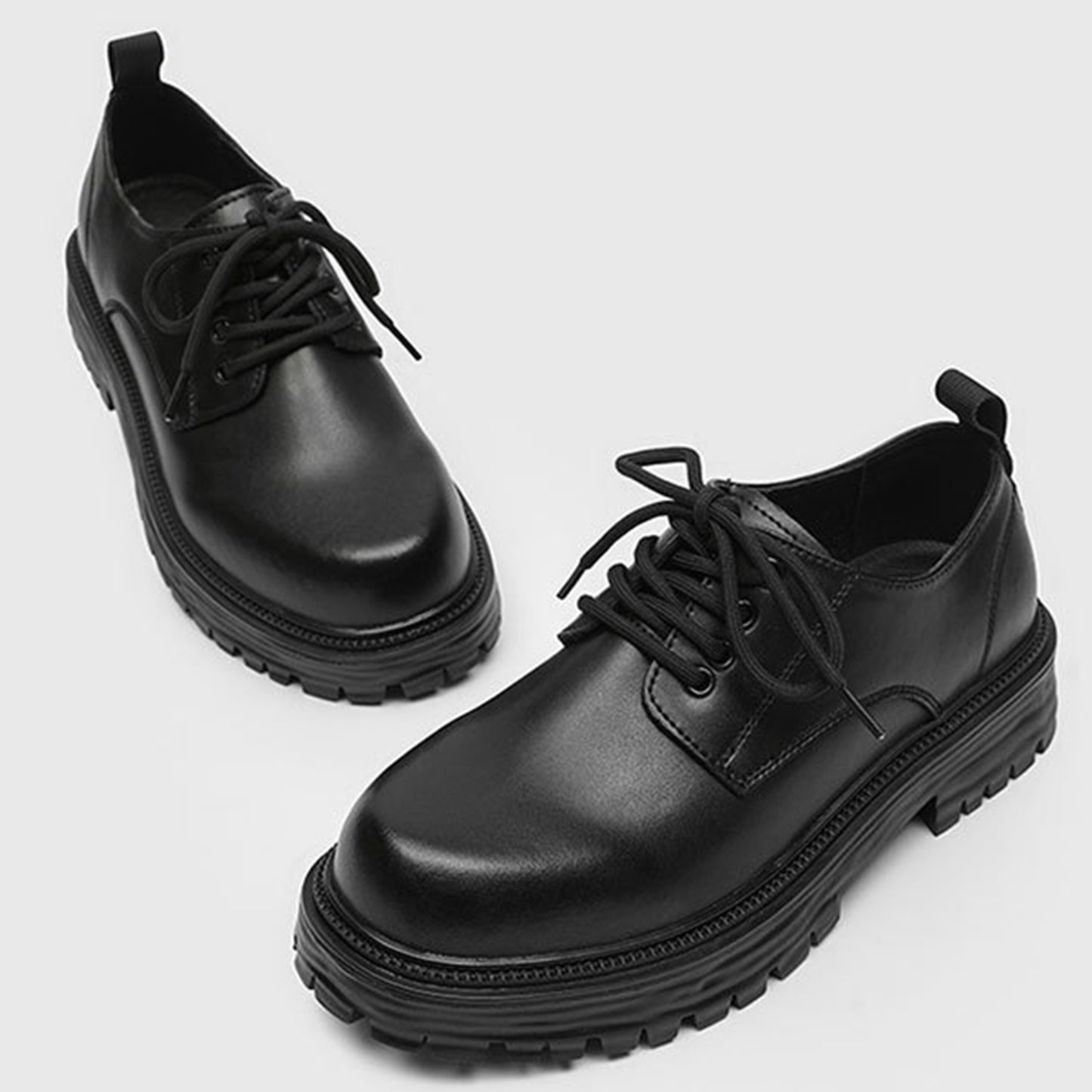 Men's Derby Shoes Heritage-Inspired Lace-Up with Rounded Toe & Bold Sole