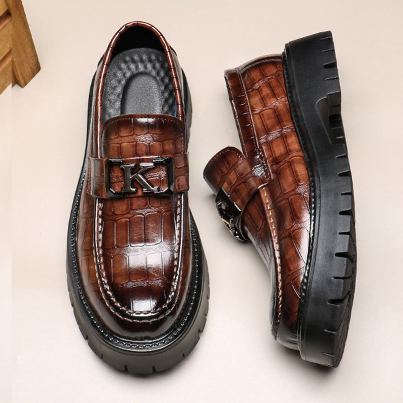 Men's Loafers: Iconic Hardware & Dimensional Grain Detailing
