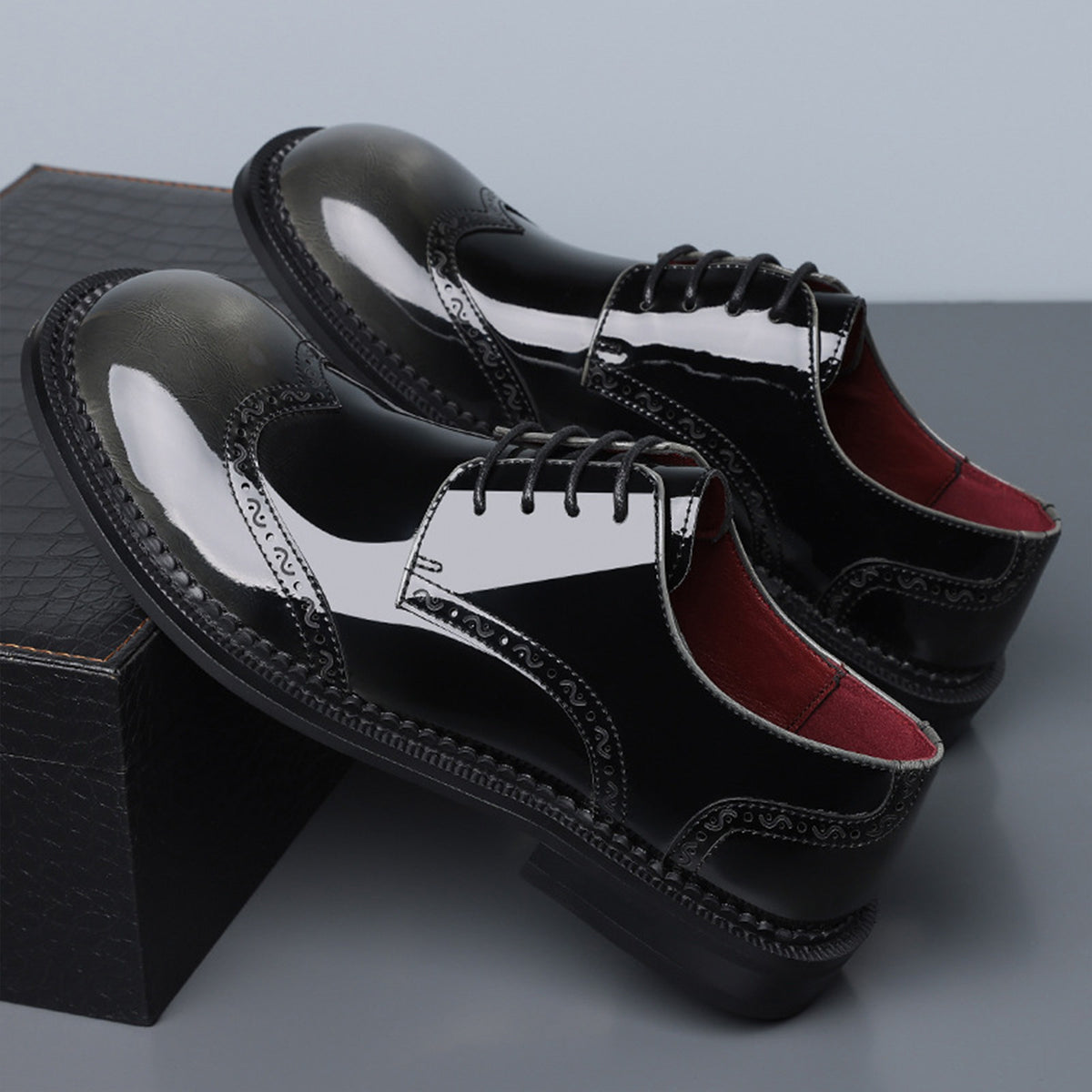Men's Glossy Brogue Derby Shoes | with Contrast Panels