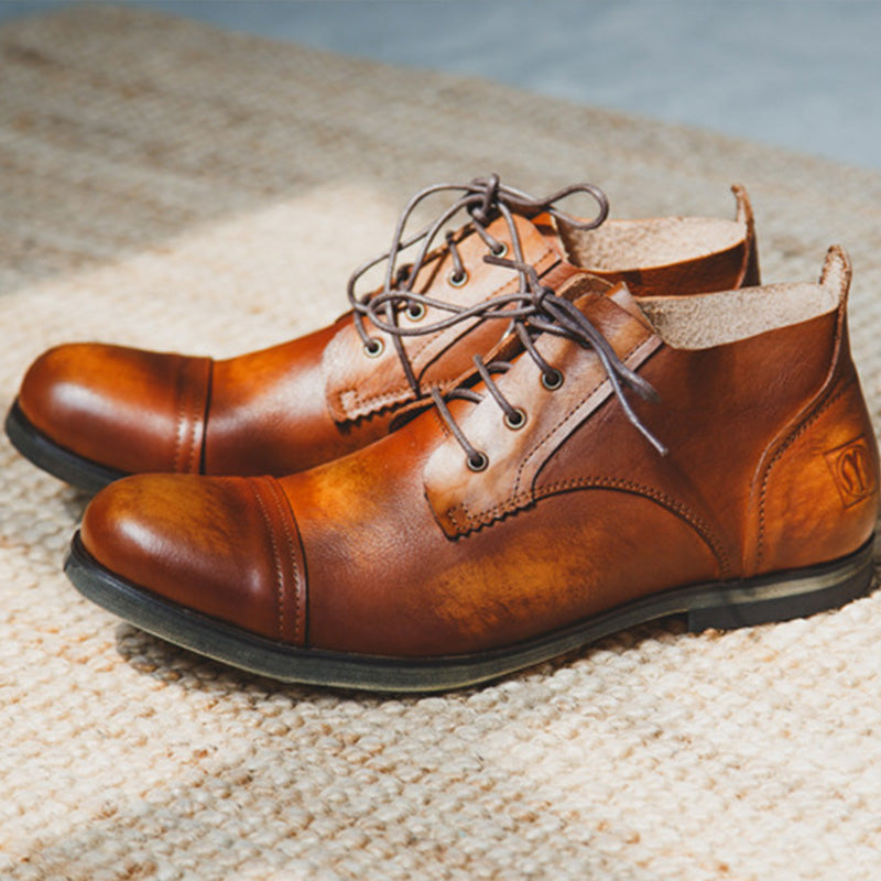 Heritage-Inspired Derby Shoes: Aged Patina & Timeless Three-Eyelet Design