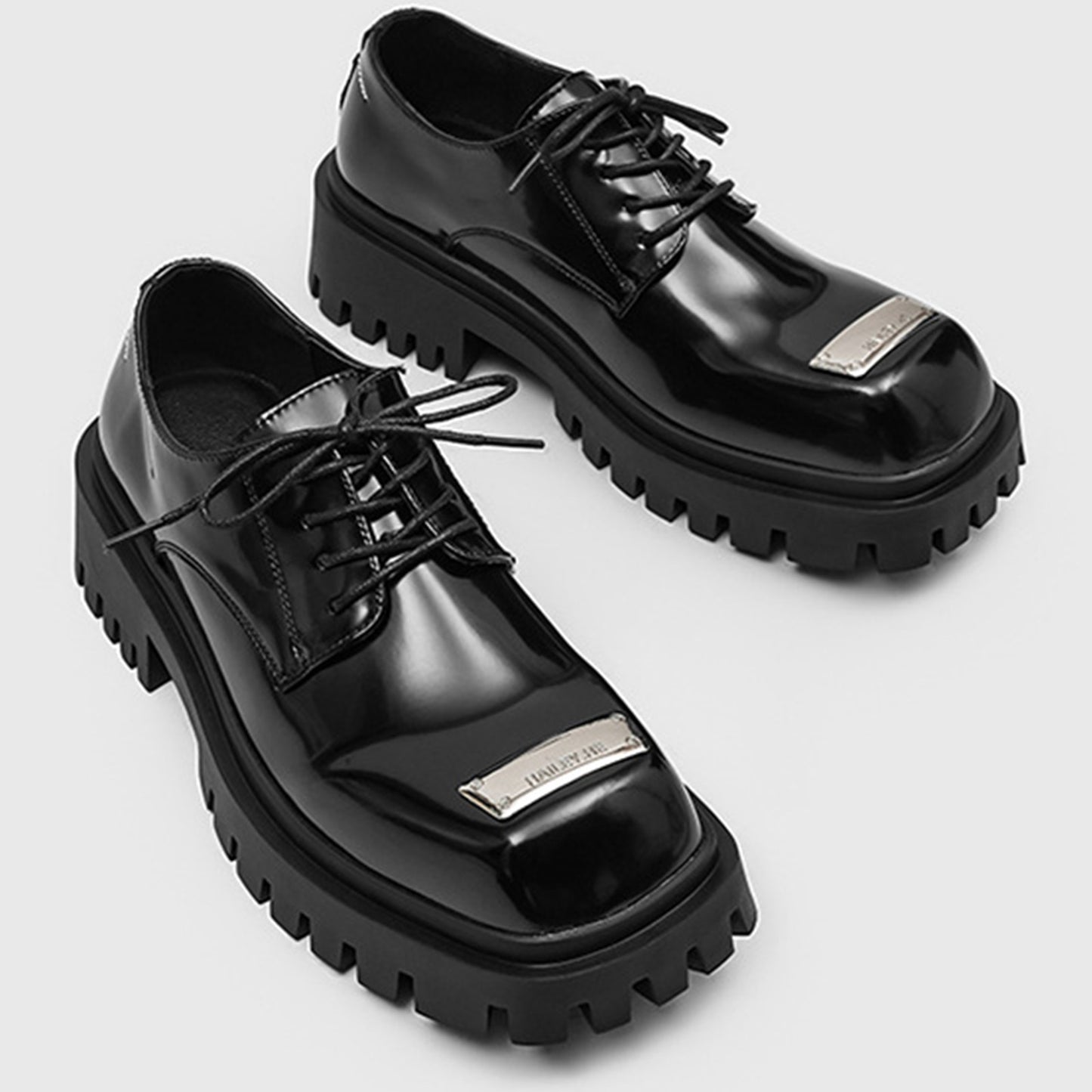 Men's Derby Shoes: Chunky Sole Lace-Up with a Signature Toe Detail