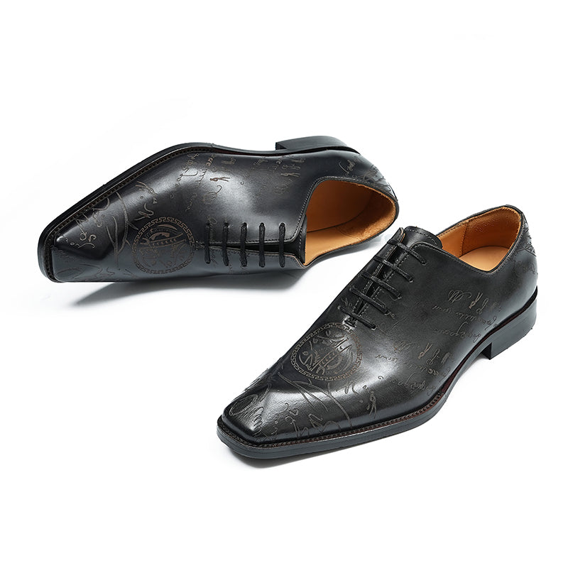 Men's Oxford Shoes - Diamond-Patterned Toe & Script Detailing
