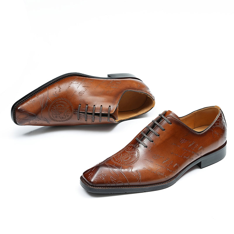 Men's Oxford Shoes - Diamond-Patterned Toe & Script Detailing
