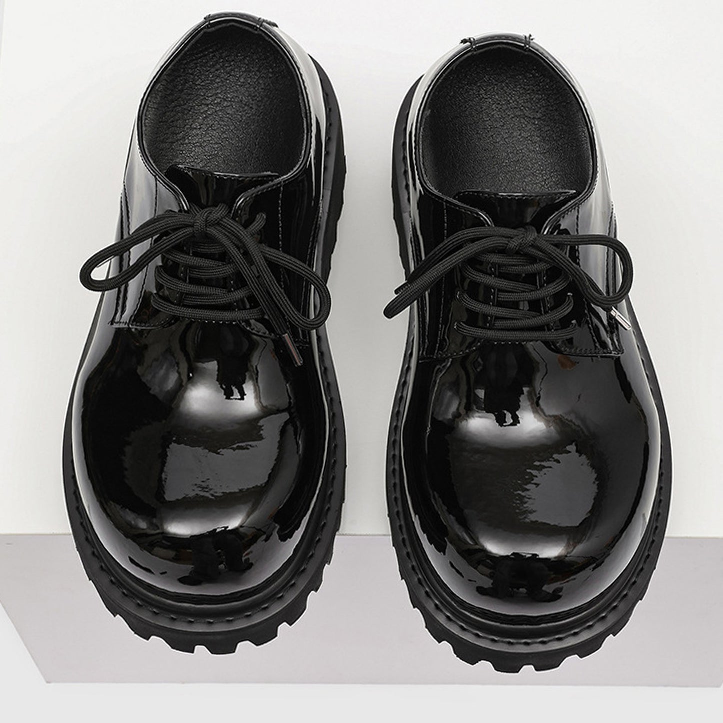 Men's Derby Shoes: Gloss Lace-Up with a Bold & Sculpted Sole