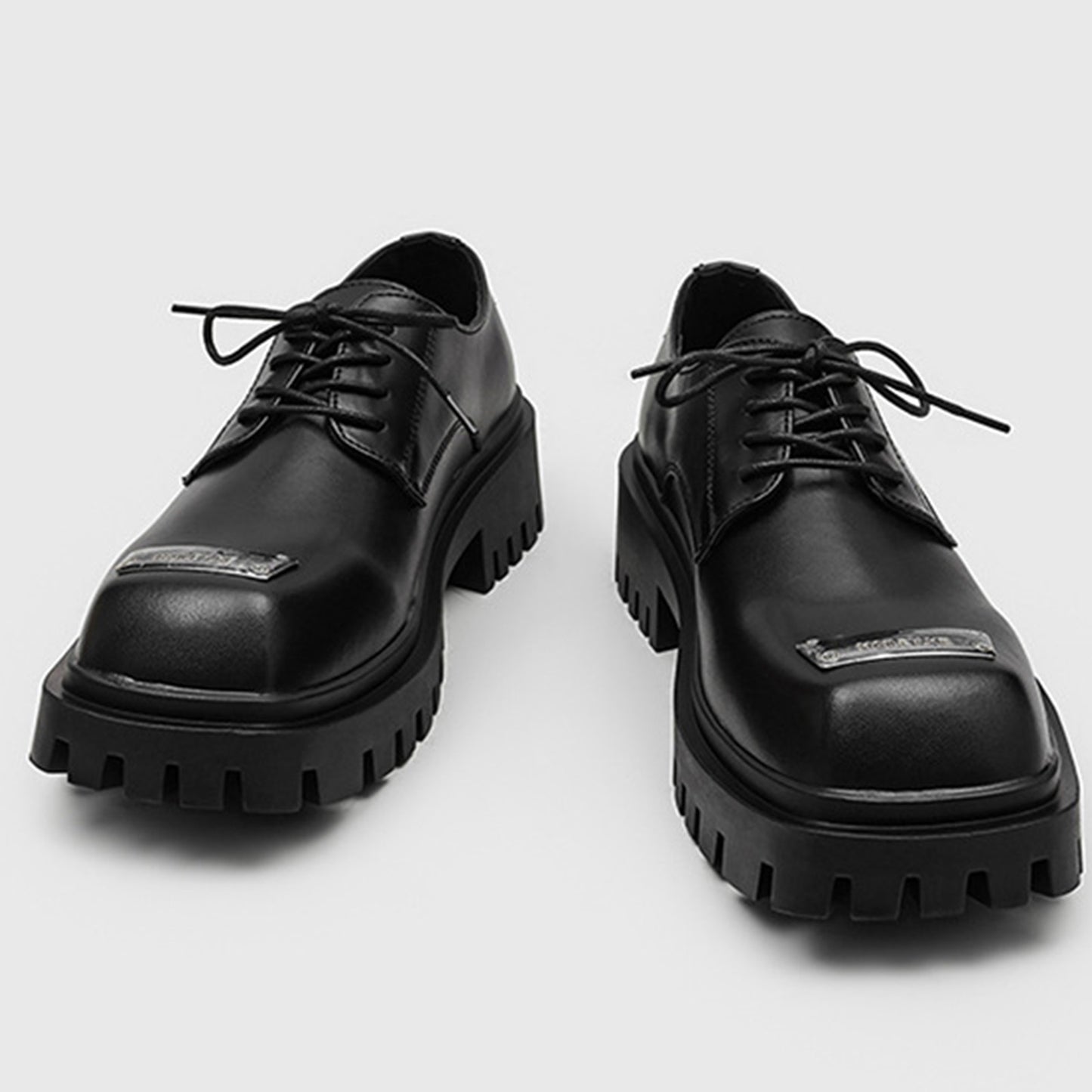 Men's Derby Shoes: Chunky Sole Lace-Up with a Signature Toe Detail