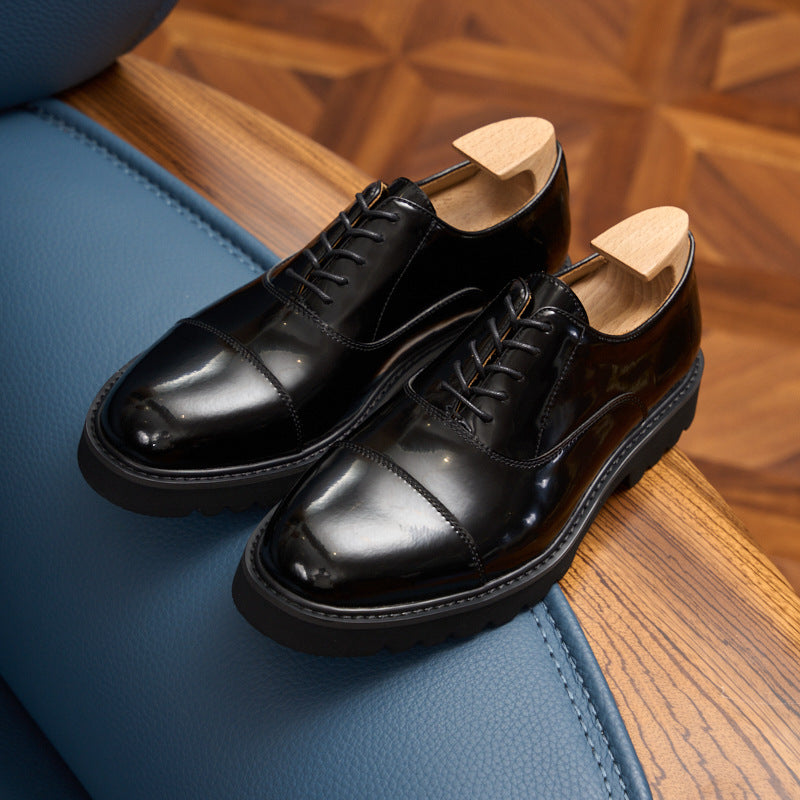 Refined Men's Oxford Shoes: Mirror Shine & Structured Toe Design