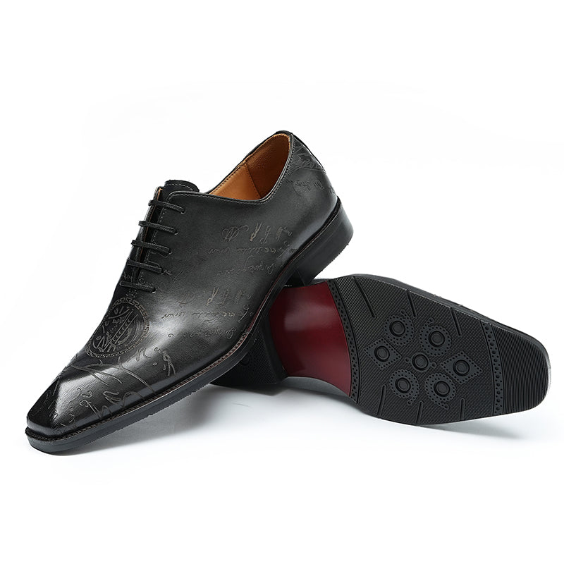 Men's Oxford Shoes - Diamond-Patterned Toe & Script Detailing