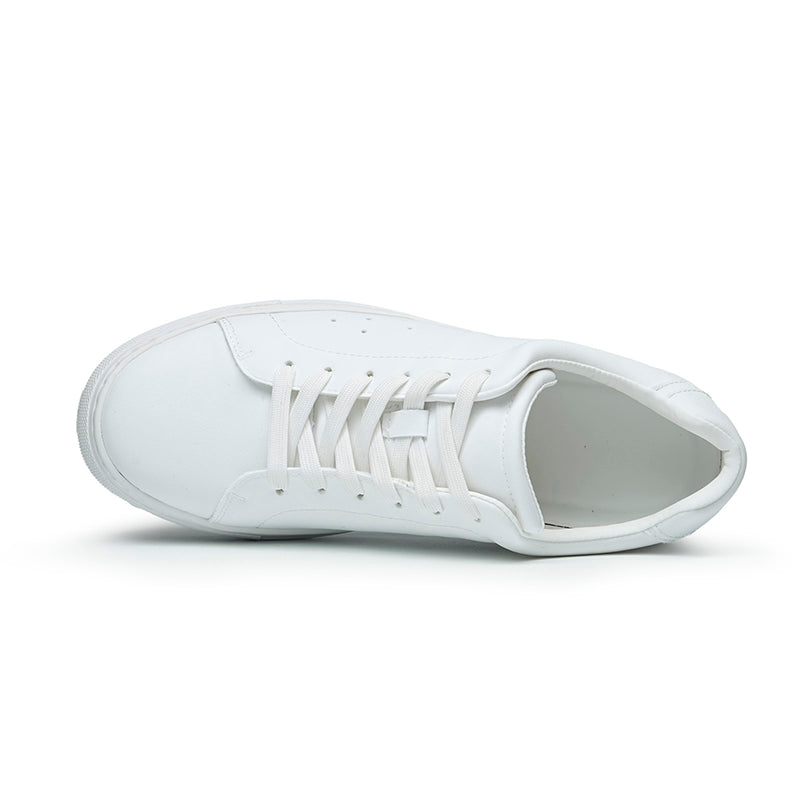 Classic Men's White Sneakers: Streamlined Comfort & Maintenance-Free Sophistication