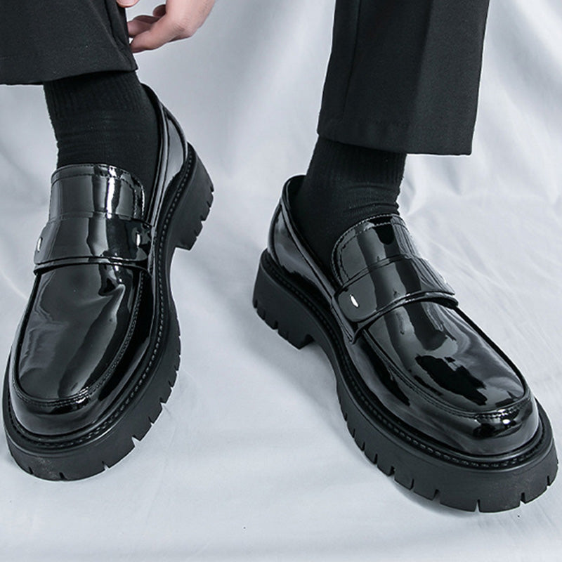 Modern Two-Tone Men's Loafers: Architectural Sole & Streamlined Silhouette