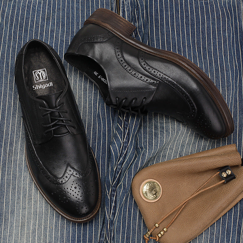 Men's Artistic Brogue Derby Shoes: Elaborate Carvings & Sophisticated Stitching