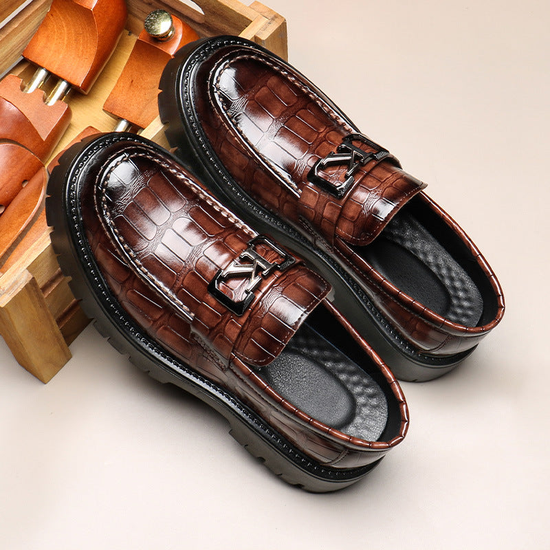 Men's Loafers: Iconic Hardware & Dimensional Grain Detailing