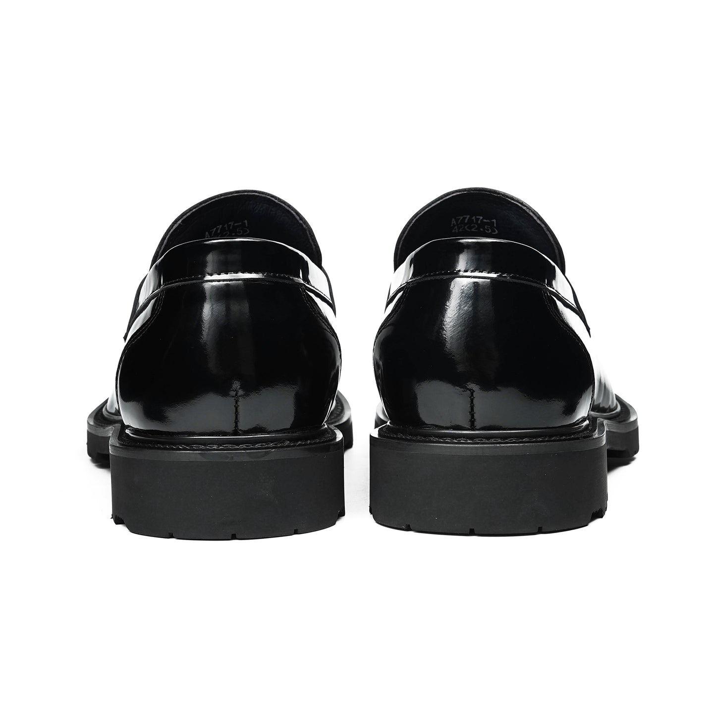 Men's Luminous Tassel Loafers: Artisan Detailing & Effortless Sophistication