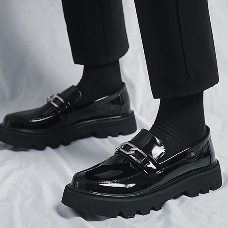Sculptural Chain Men's Loafers: Architectural Sole & Sleek Silhouette