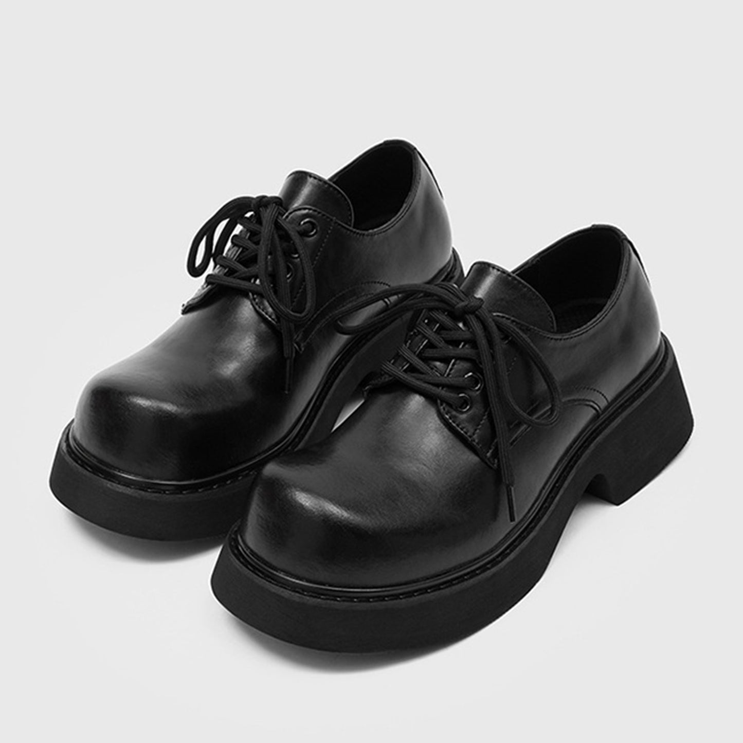Men's Derby Bold Round-Toe with a Substantial Chunky Sole