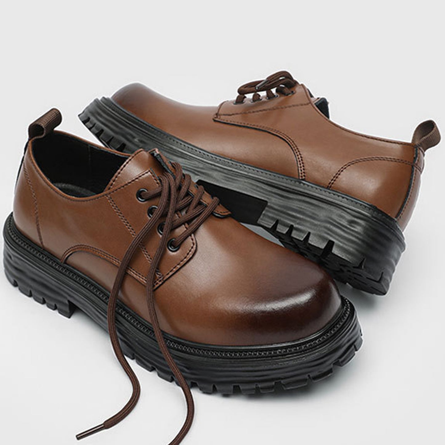 Men's Derby Shoes Heritage-Inspired Lace-Up with Rounded Toe & Bold Sole