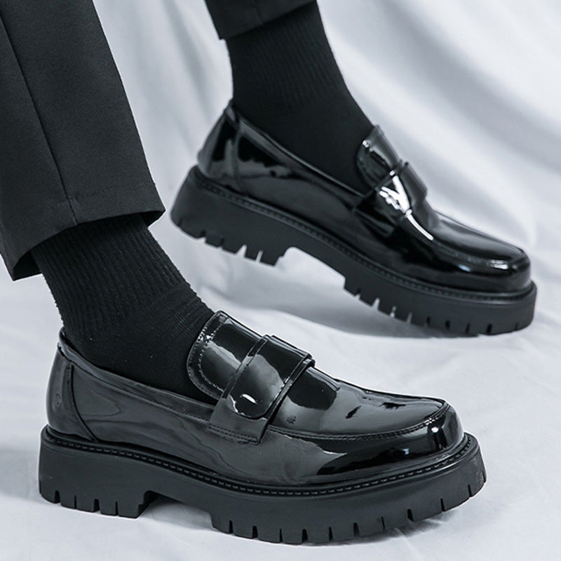 Modern Two-Tone Men's Loafers: Architectural Sole & Streamlined Silhouette