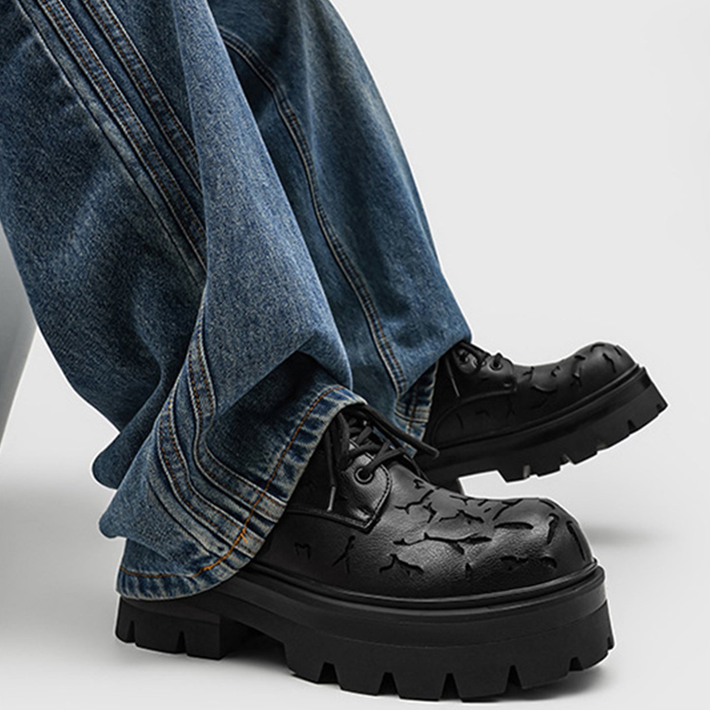 Men's Derbys Shoes: Artistic Cut-Out Pattern & Rugged Sole