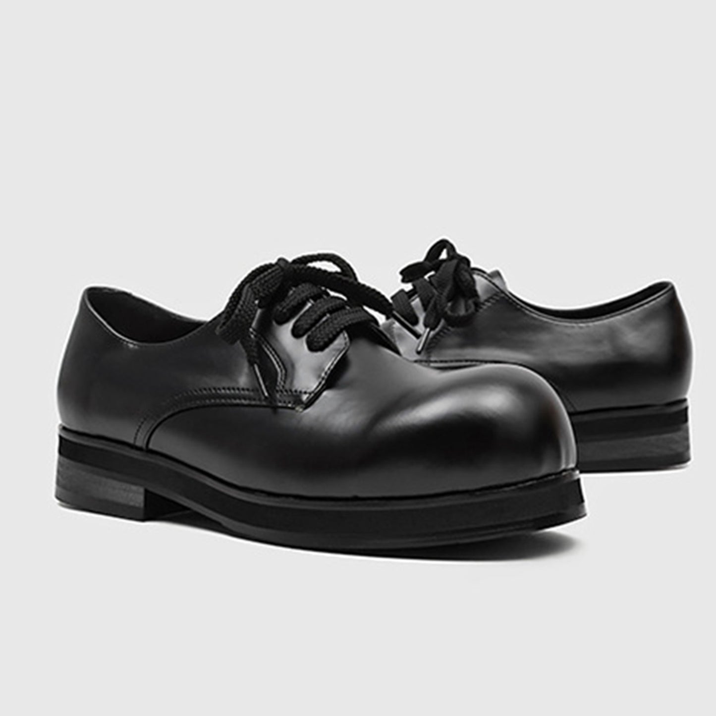 Men's Derby Shoes with a Distinct Rounded Toe & Glossy Finish