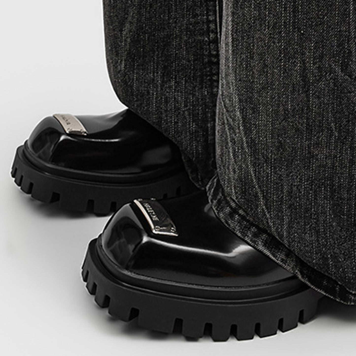 Men's Derby Shoes: Chunky Sole Lace-Up with a Signature Toe Detail