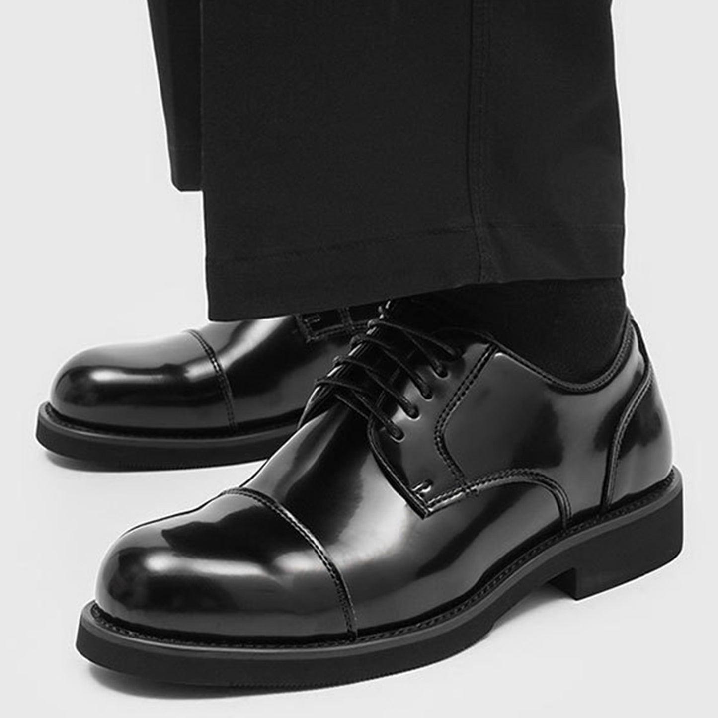 Classic Men's Derby Shoes Cap-Toe with a Polished Finish