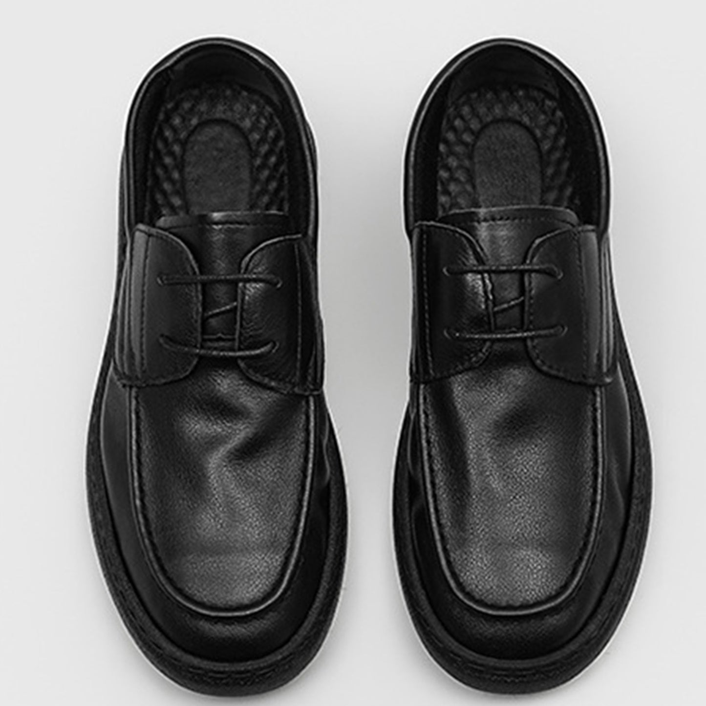Men's Derby Shoes: Classic Contour with a Flowing Silhouette