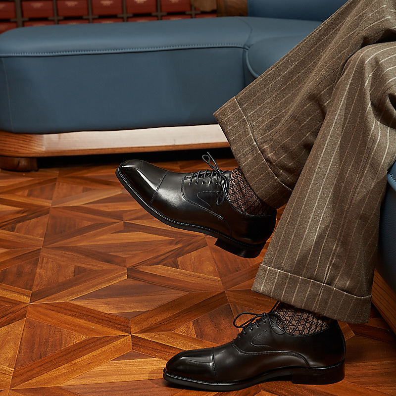 Architectural Square-Toe Men's Oxford: Modern Sophistication & Timeless Structure