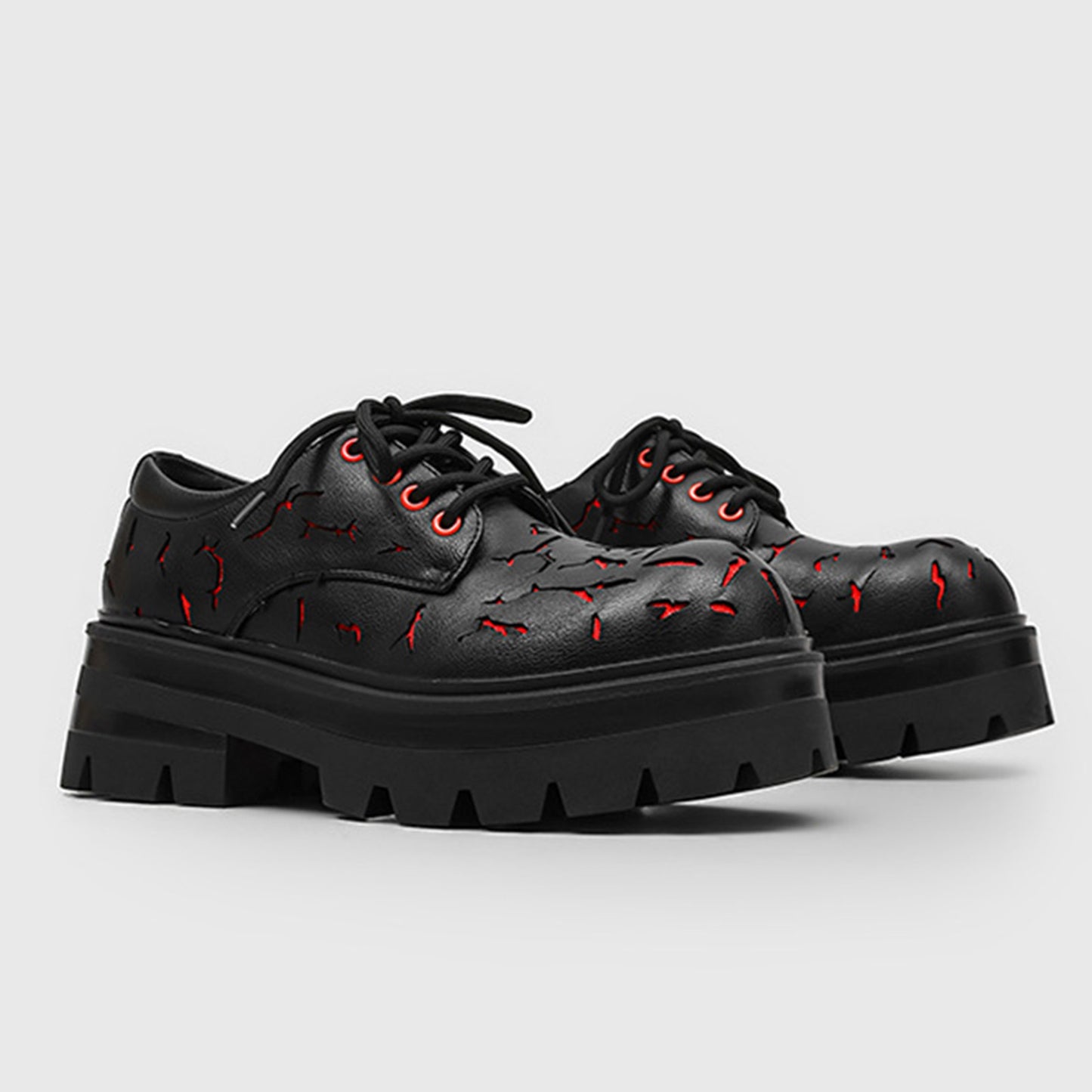 Men's Derbys Shoes: Artistic Cut-Out Pattern & Rugged Sole