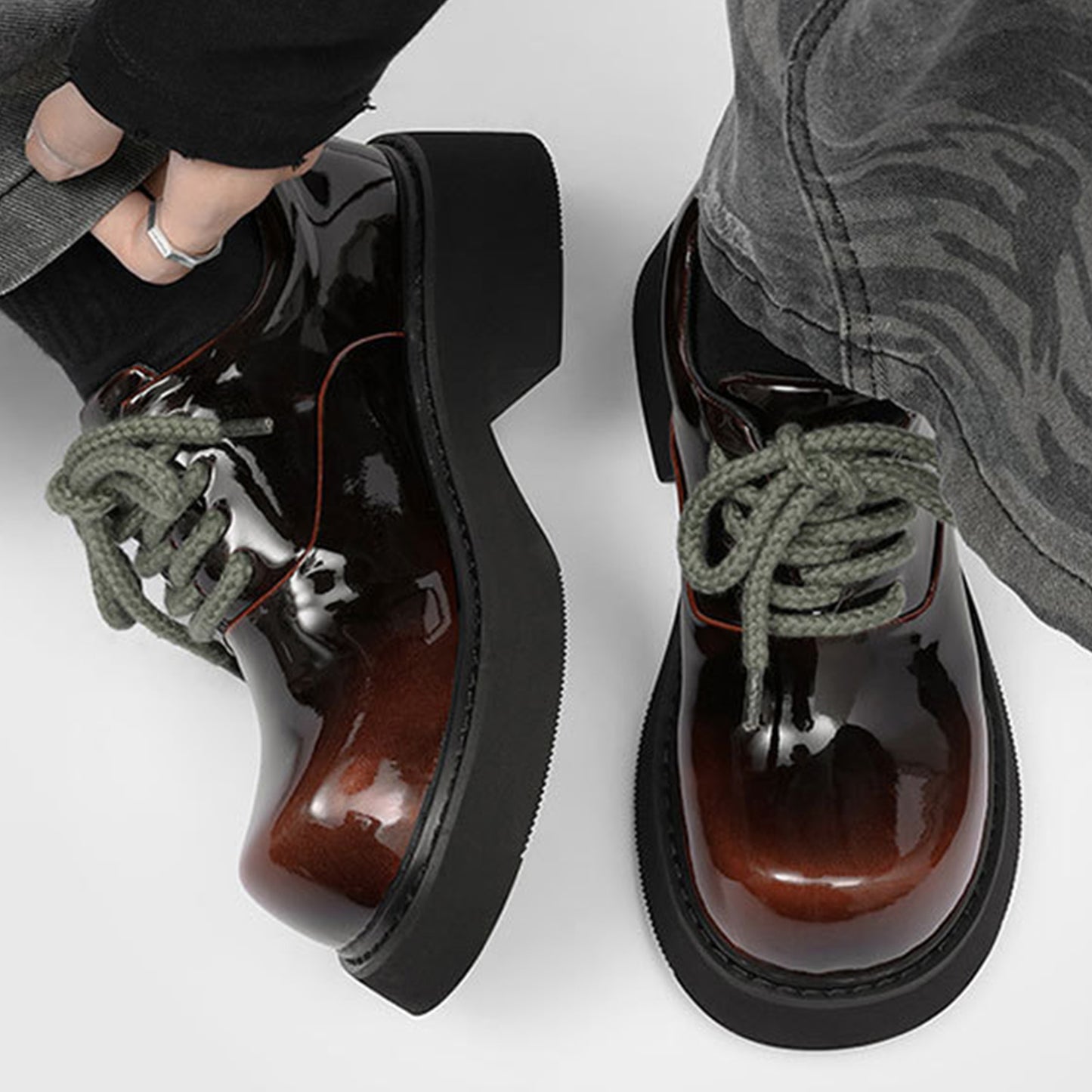 Men's Derby Shoes Chunky-Soled Lace-Up with High-Gloss Finish