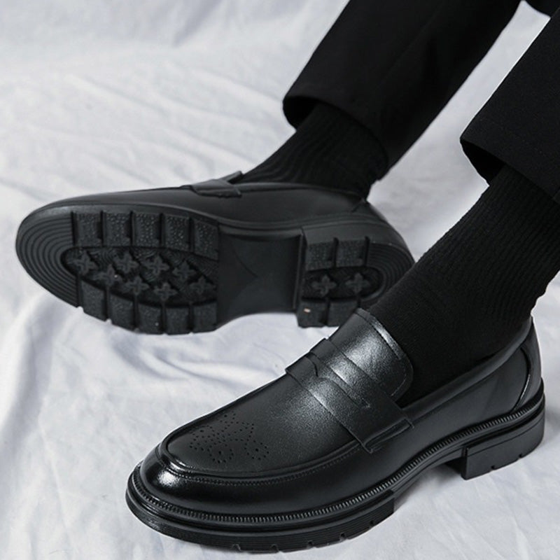 Artisan-Crafted Men's Loafer: Sculpted Brogue Detailing & Refined Silhouette