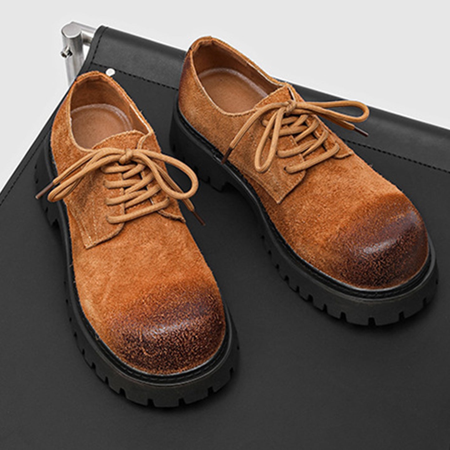 Men's Derby Shoes Retro-Textured Chunky Sole with Distressed Finish